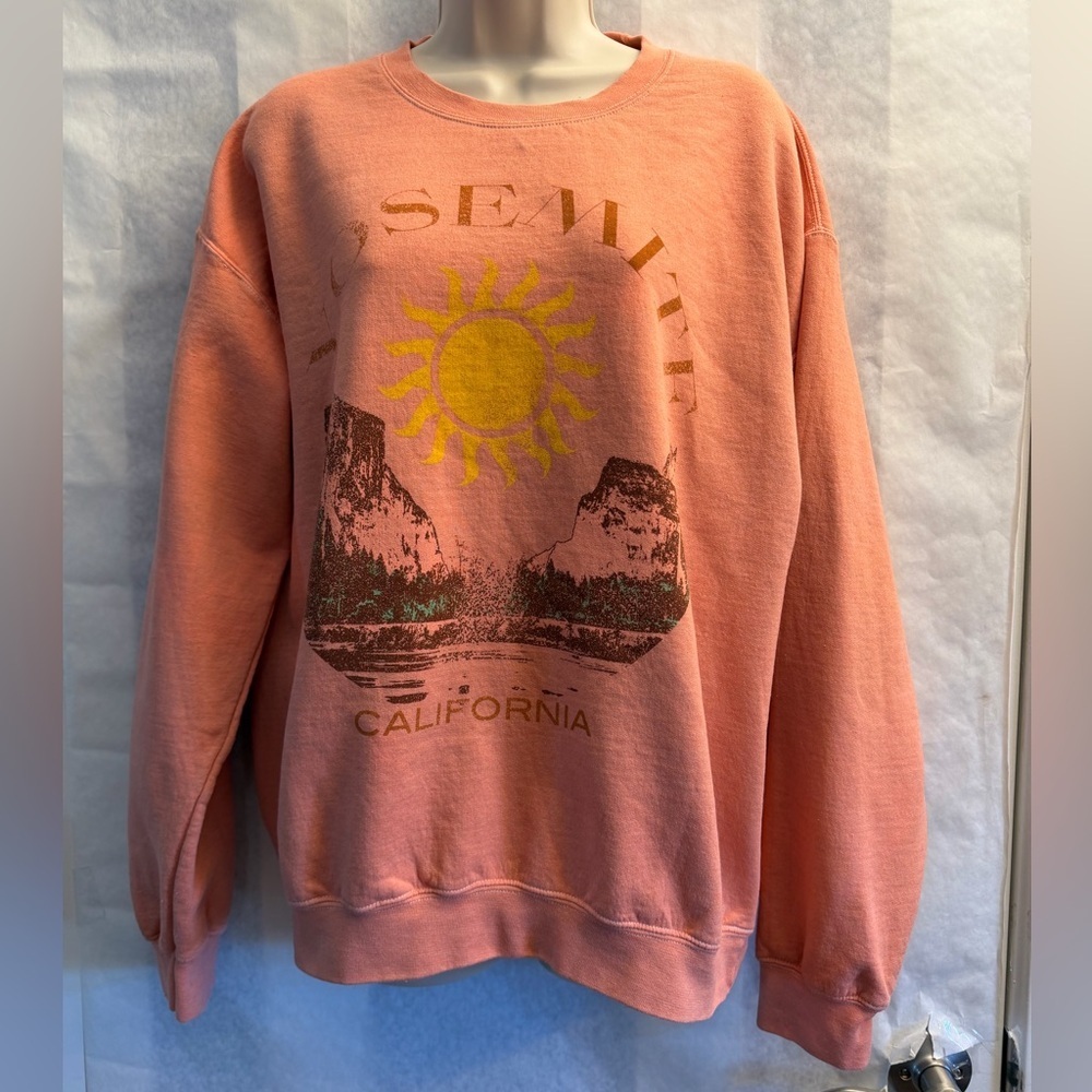 Yosemite California Peach Sweat Shirt Sweater‎ by Goodie Two Sleeves Sz-M. DD19